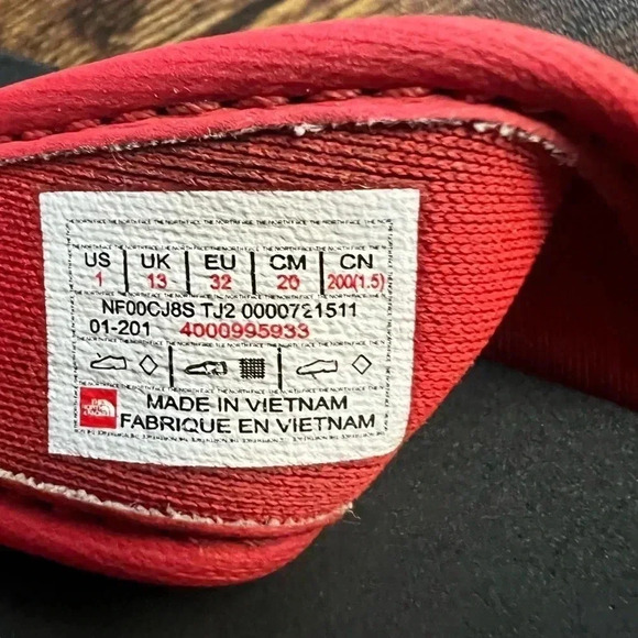 The North Face Base Camp boys flip flops. Size: 1 youth - Picture 6 of 10